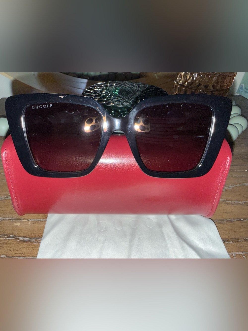 100% Authentic Gucci Black Square Polarized Women's Sunglasses with Leather Case - Picture 8 of 9